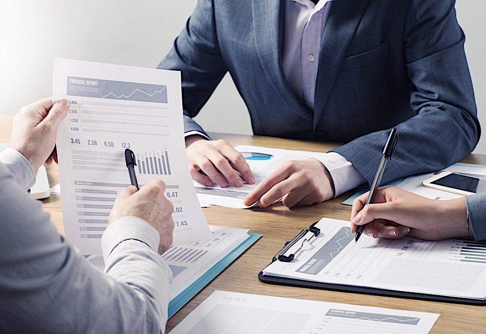 Do I Need A Financial Advisor An Investor s Guide FortuneBuilders