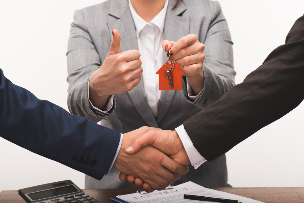 benefits of being a real estate agent
